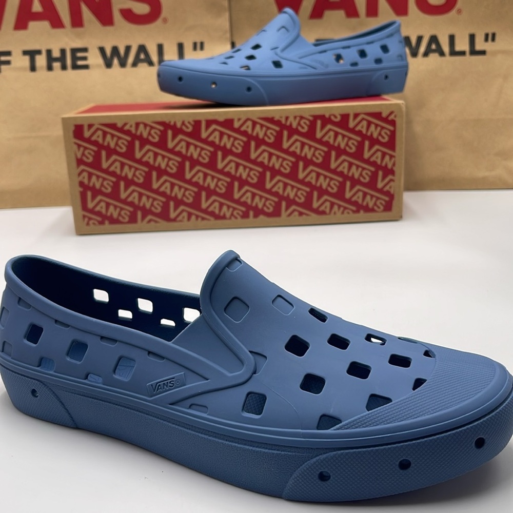 Vans Men’s Slip-On Trk Captains Blue 
VN0A5HF8ZR8
Sneakers - Picture 15 of 16